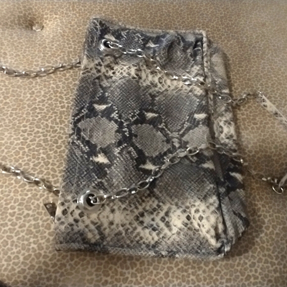 DKNY Handbag Shld/Crossbody Snake skin design chain link NWOT - Picture 7 of 16